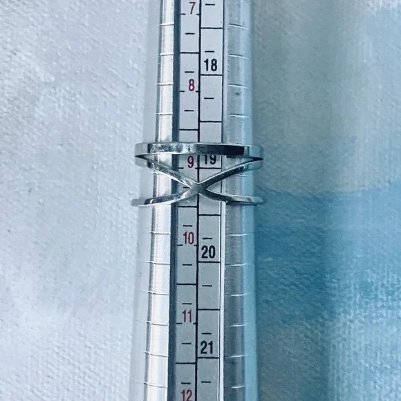 Silver Criss Cross Crossover "X" Statement Ring - Size 9.5 - Picture 4 of 5